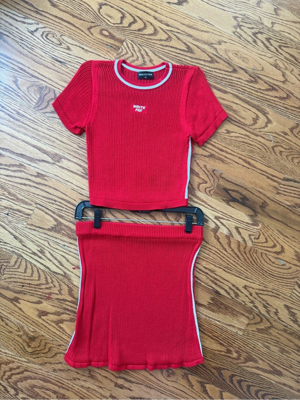 Red Ribbed Mini Skirt - Women - Picture 2 of 2